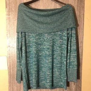 Sweater with scoop neck for different styles